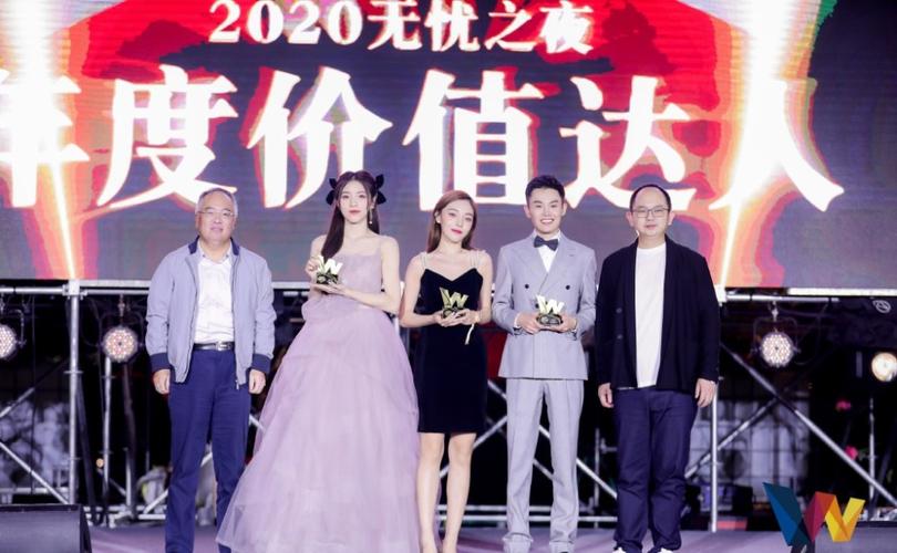 2025新澳门正版免费大全小龙女和张纪中转移3亿资产与张纪中个